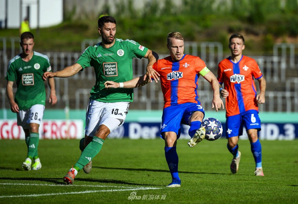 在英超赛场 在英超赛场